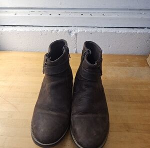 Clarks Women's Camzin Dime Ankle Boot Size 8.5w Brown Leather Moto Buckle Comfy